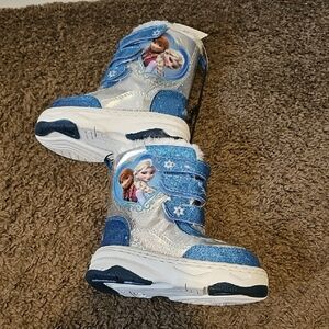 NWT Frozen Kids Boots